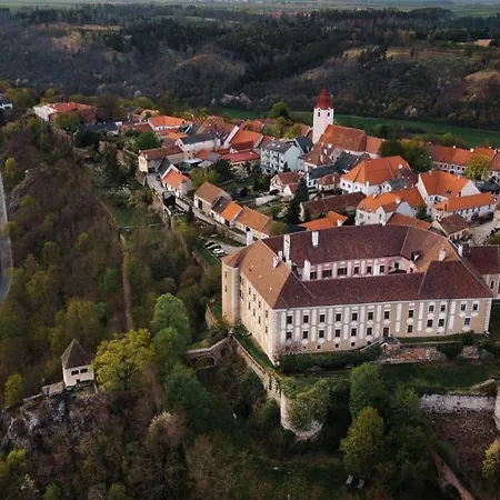Schloss *
