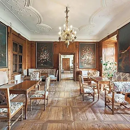 Schloss *