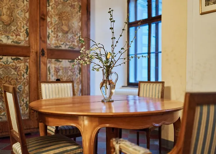 Schloss Ξενοδοχείο *