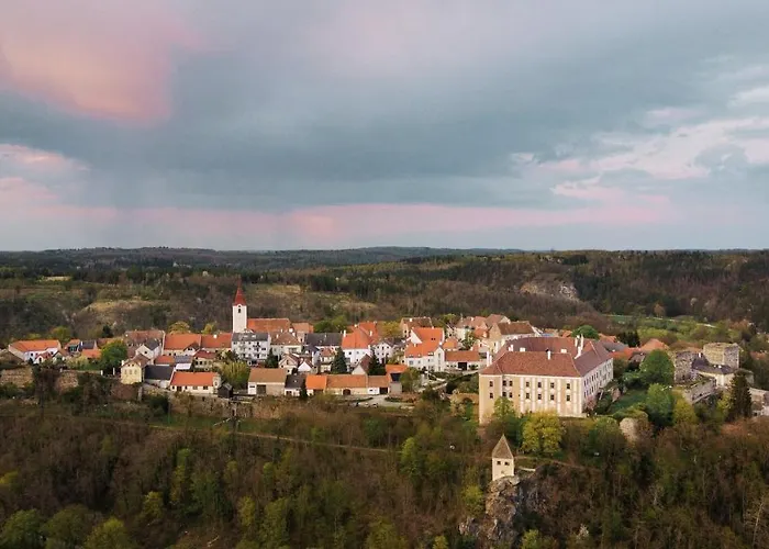 Schloss Ξενοδοχείο *